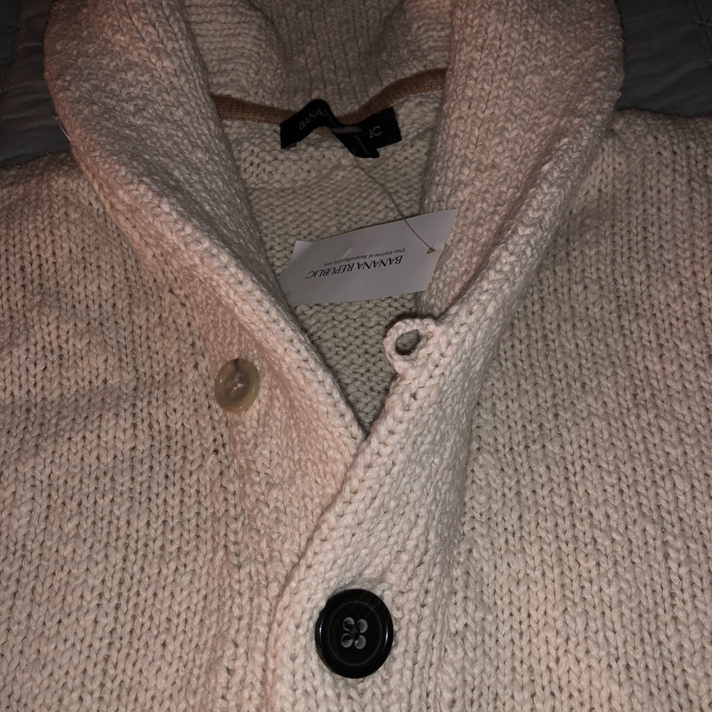 New with tags. Banana Republic knitted cardigan